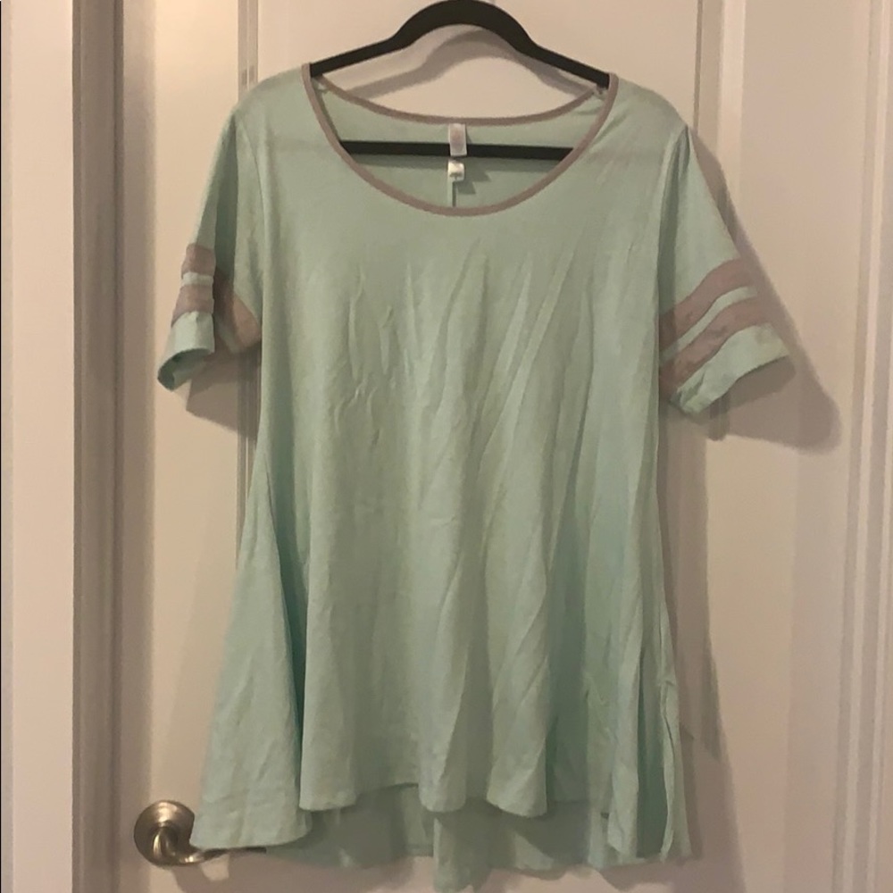 LulaRoe perfect T